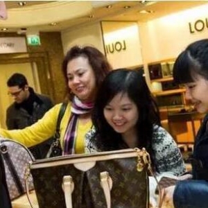 出境团队游国家和地区增至138个！这份出入境证件办理指南请收好（附热点问答）